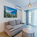 Onix Infinity Pool & 195 شقة Năvodari