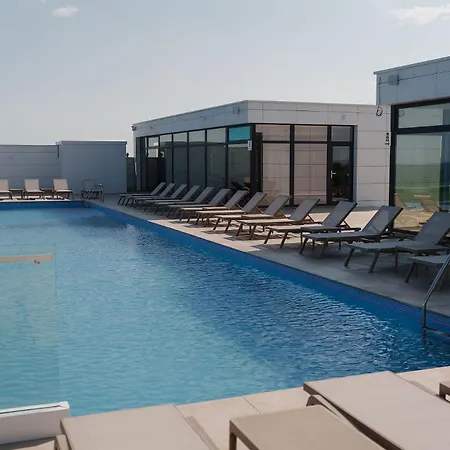 Onix Infinity Pool & 195 Năvodari