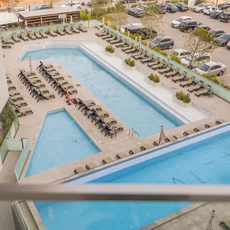 Onix Infinity Pool & 195 Appartement